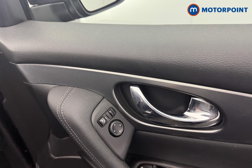 Nissan Qashqai Tekna Manual Petrol SUV - Stock Number (1620432) - 10th supplementary image