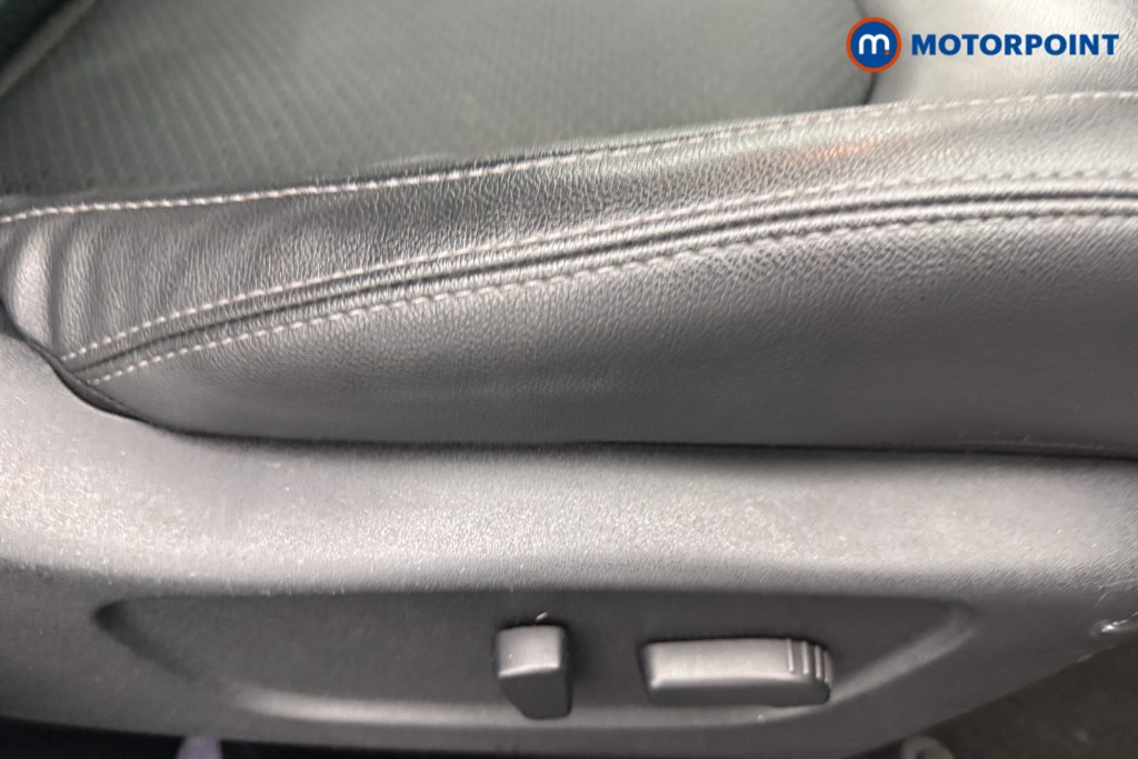 Nissan Qashqai Tekna Manual Petrol SUV - Stock Number (1620432) - 13th supplementary image