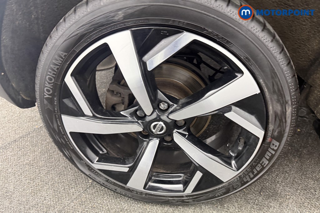 Nissan Qashqai Tekna Manual Petrol SUV - Stock Number (1620432) - 23rd supplementary image