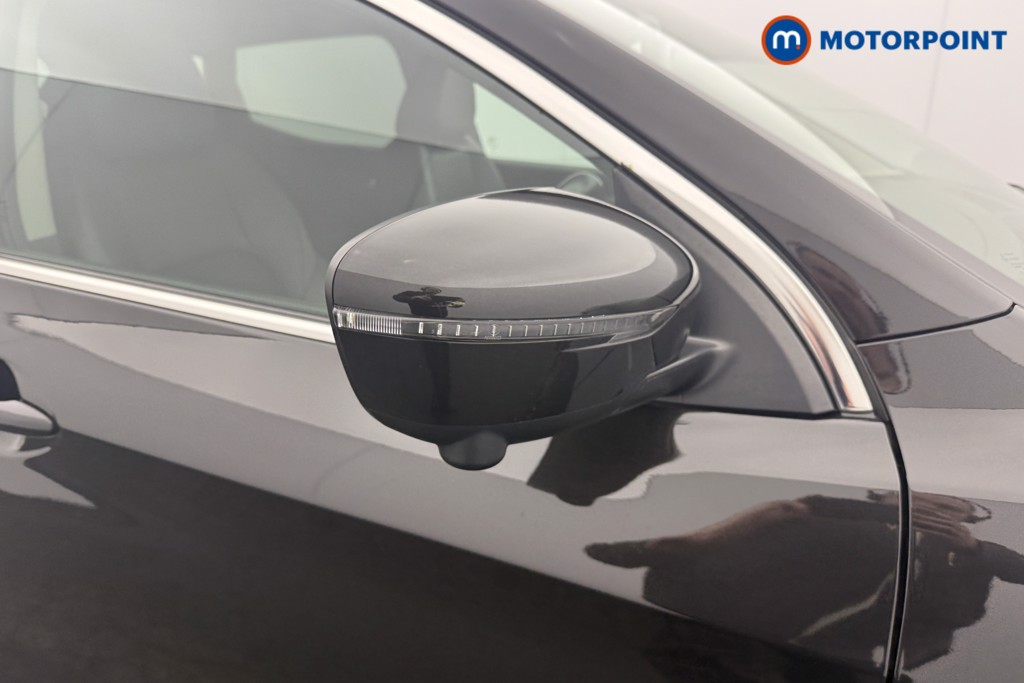 Nissan Qashqai Tekna Manual Petrol SUV - Stock Number (1620432) - 24th supplementary image