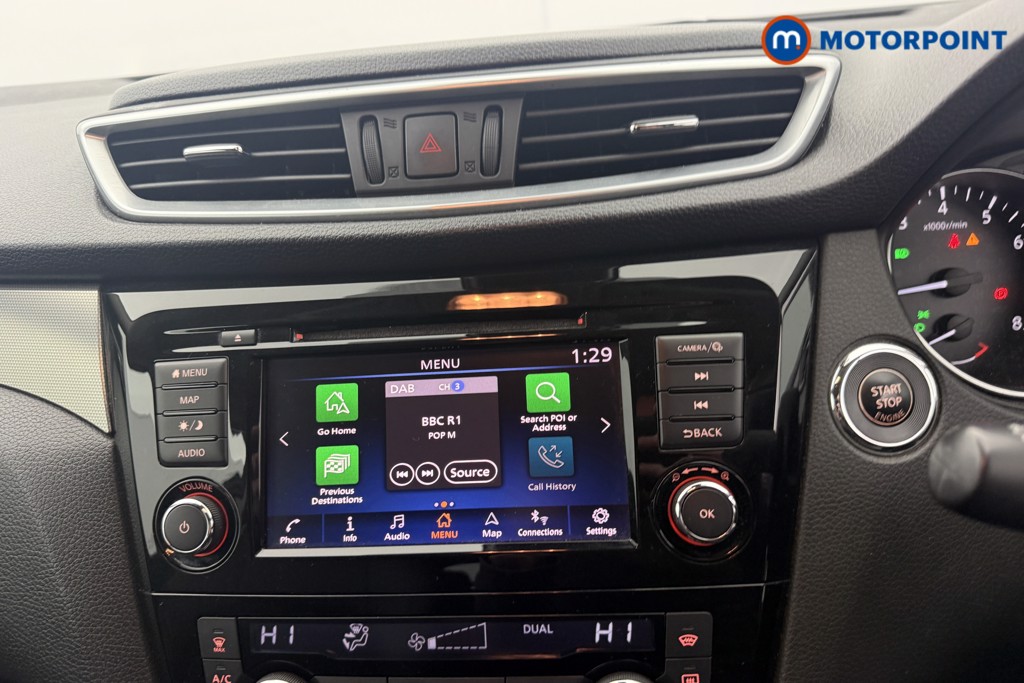 Nissan Qashqai Tekna Manual Petrol SUV - Stock Number (1620432) - 1st supplementary image