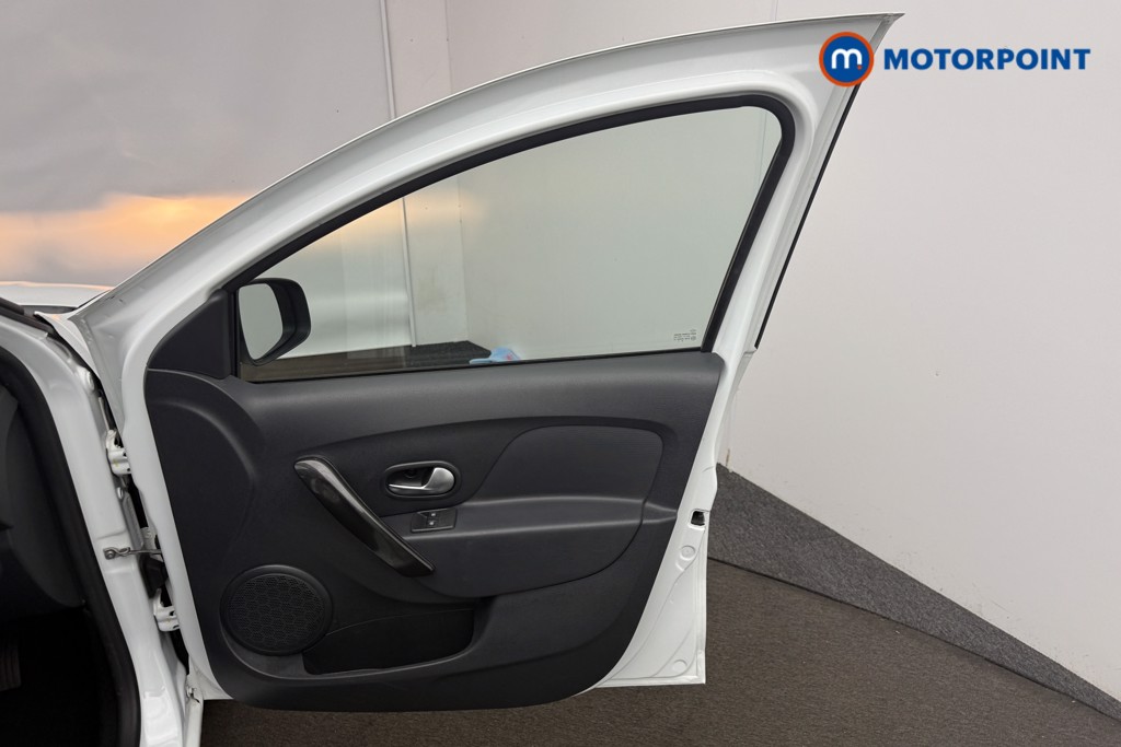 Dacia Sandero Comfort Manual Petrol Hatchback - Stock Number (1620567) - 16th supplementary image
