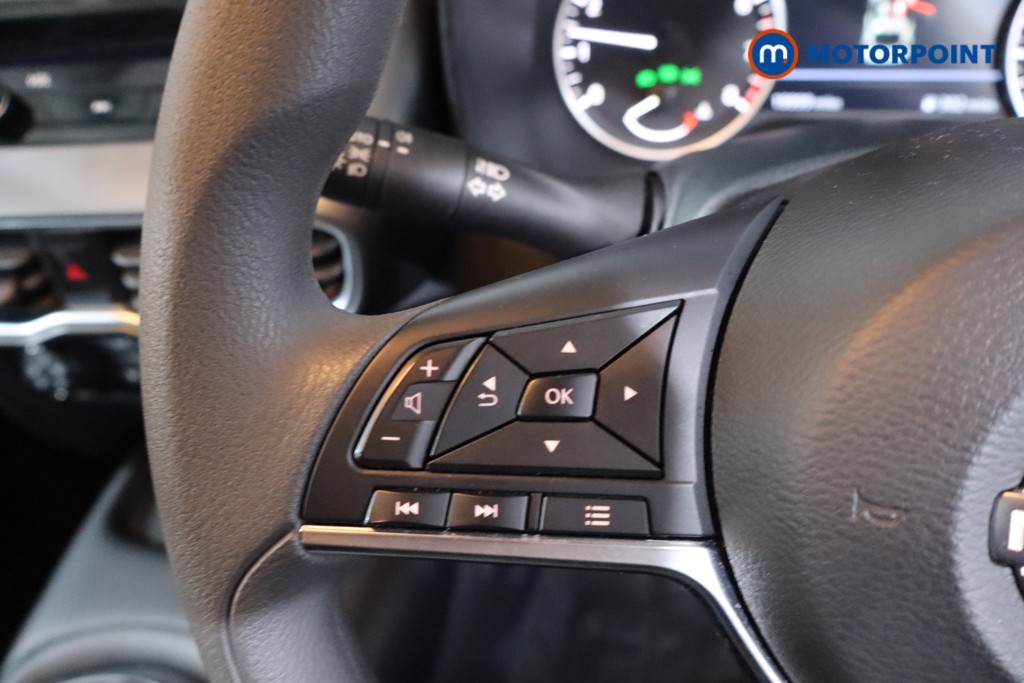 Nissan Juke Acenta Premium Manual Petrol SUV - Stock Number (1621204) - 7th supplementary image