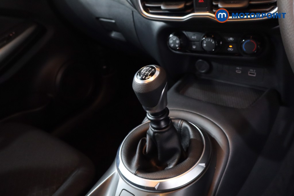 Nissan Juke Acenta Premium Manual Petrol SUV - Stock Number (1621204) - 17th supplementary image
