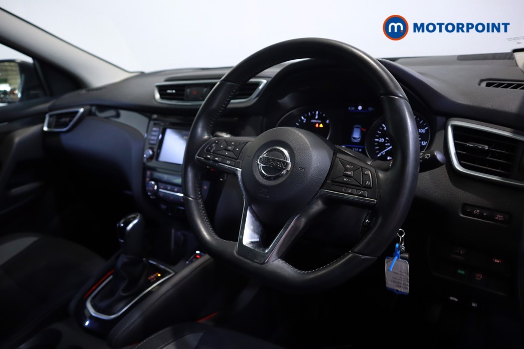 Nissan Qashqai Acenta Premium Automatic Diesel SUV - Stock Number (1621452) - 1st supplementary image