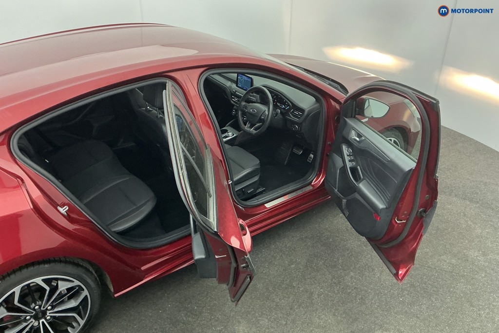 Ford Focus St-Line X Automatic Diesel Hatchback - Stock Number (1621593) - 5th supplementary image