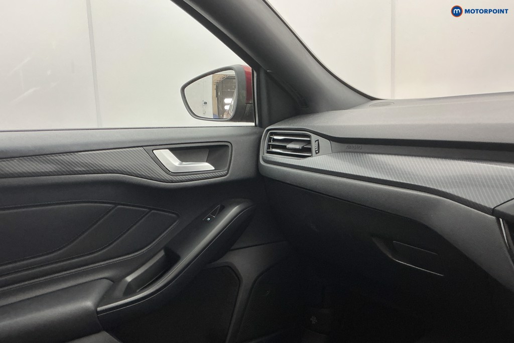 Ford Focus St-Line X Automatic Diesel Hatchback - Stock Number (1621593) - 21st supplementary image