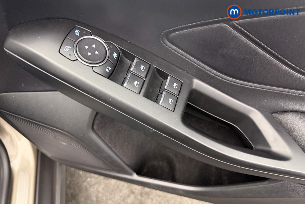 Ford Focus Titanium Manual Petrol Hatchback - Stock Number (1622536) - 3rd supplementary image