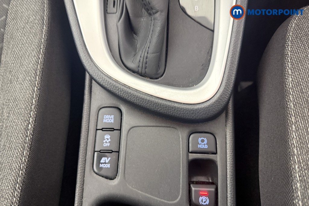 Toyota Yaris Cross Design Automatic Petrol-Electric Hybrid Estate - Stock Number (1624248) - 4th supplementary image