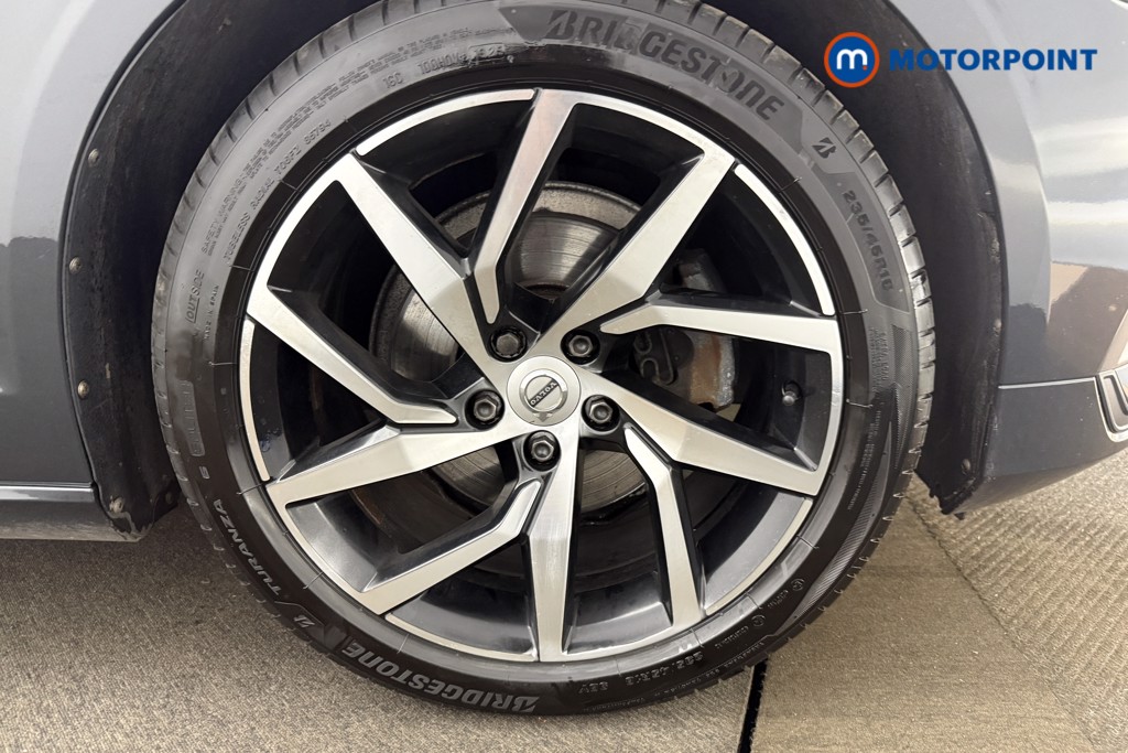 Volvo V60 Momentum Pro Automatic Diesel Estate - Stock Number (1624567) - 1st supplementary image