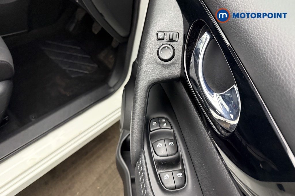 Nissan Qashqai Acenta Manual Diesel SUV - Stock Number (1624610) - 15th supplementary image