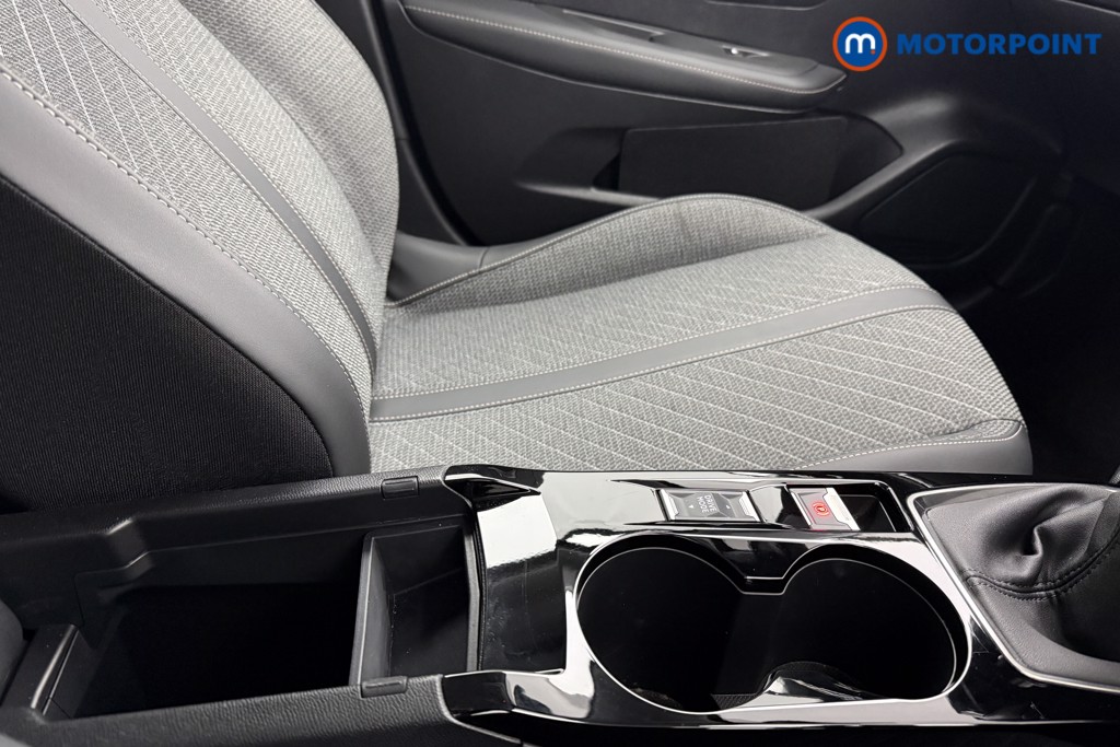Peugeot 208 Allure Manual Petrol Hatchback - Stock Number (1624795) - 13th supplementary image