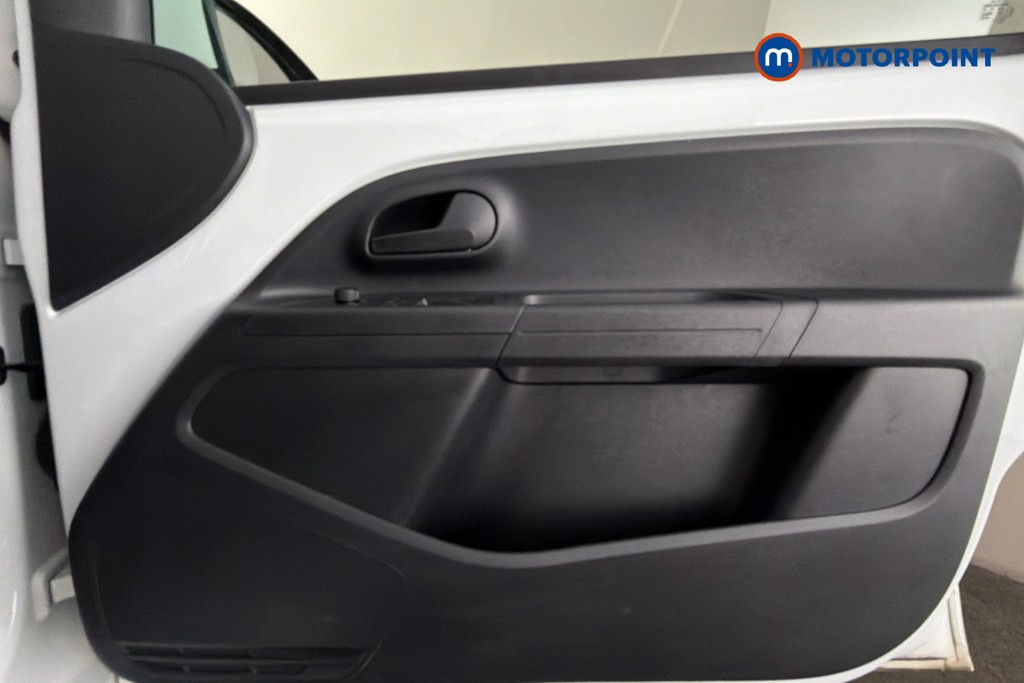 Volkswagen UP E-Up Automatic Electric Hatchback - Stock Number (1624885) - 19th supplementary image