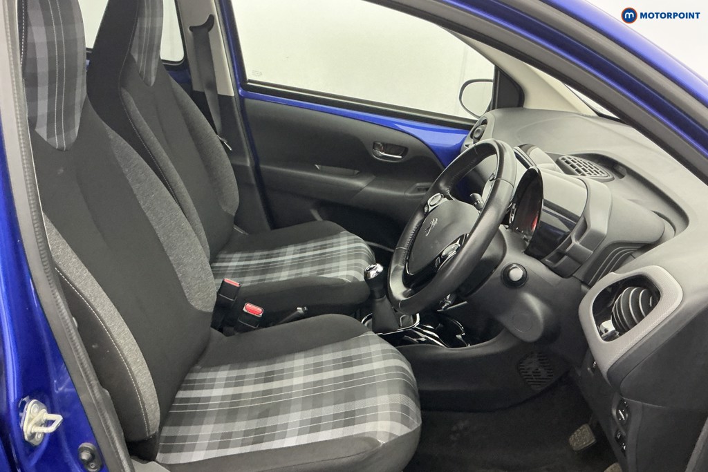 Peugeot 108 Allure Manual Petrol Hatchback - Stock Number (1625159) - 8th supplementary image
