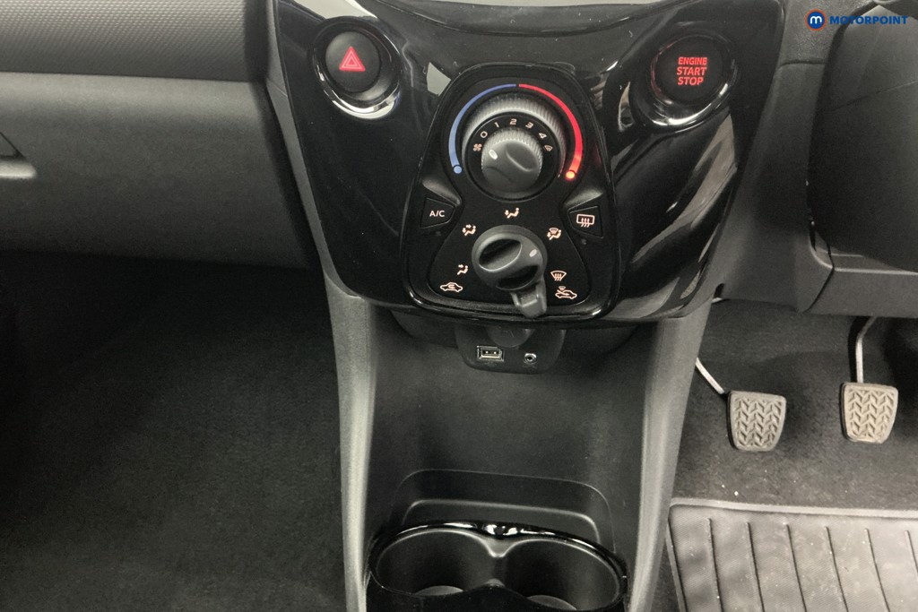 Peugeot 108 Allure Manual Petrol Hatchback - Stock Number (1625159) - 20th supplementary image