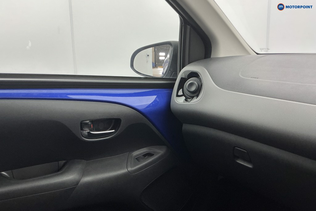 Peugeot 108 Allure Manual Petrol Hatchback - Stock Number (1625159) - 21st supplementary image