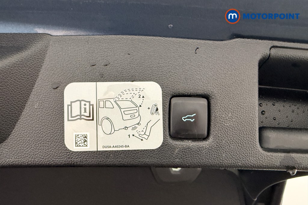 Ford Kuga St-Line Edition Manual Diesel SUV - Stock Number (1625897) - 9th supplementary image