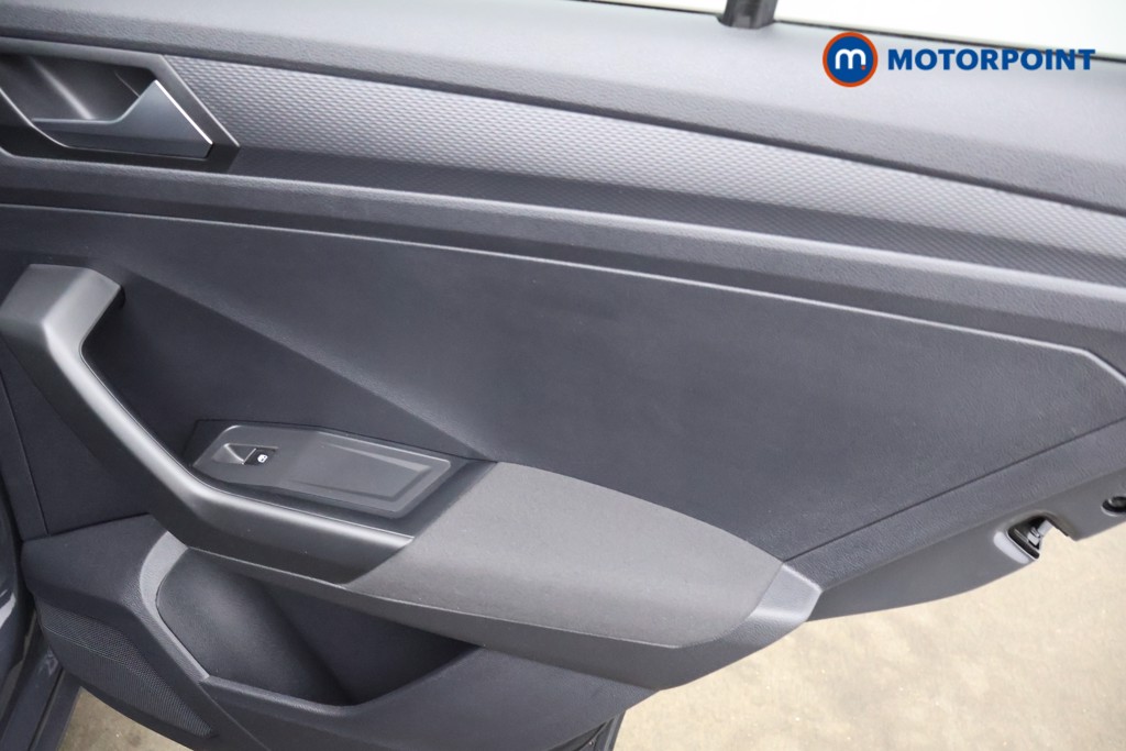 Volkswagen T-Roc Black Edition Automatic Petrol SUV - Stock Number (1626750) - 17th supplementary image