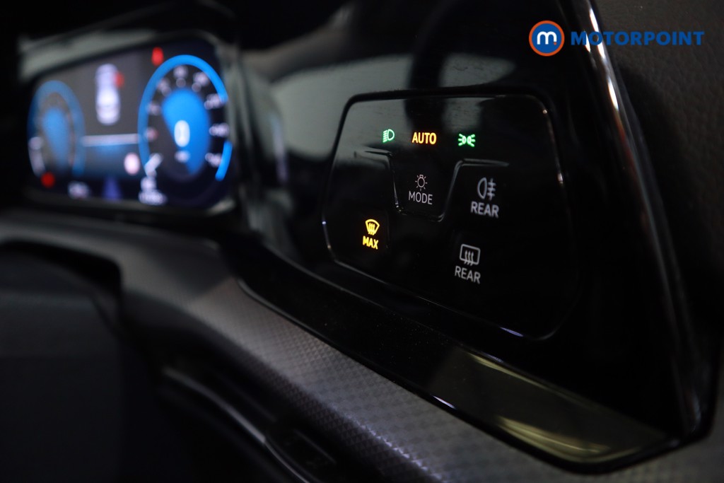 Volkswagen Golf Active Manual Petrol Hatchback - Stock Number (1626774) - 4th supplementary image