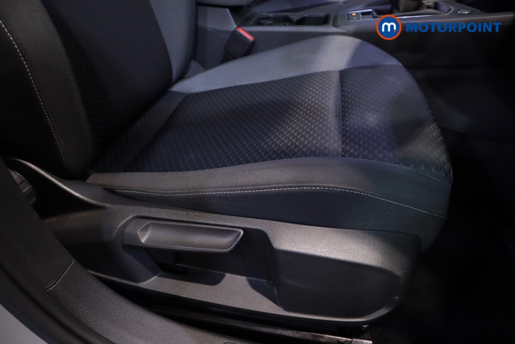 Volkswagen Golf Active Manual Petrol Hatchback - Stock Number (1626774) - 6th supplementary image