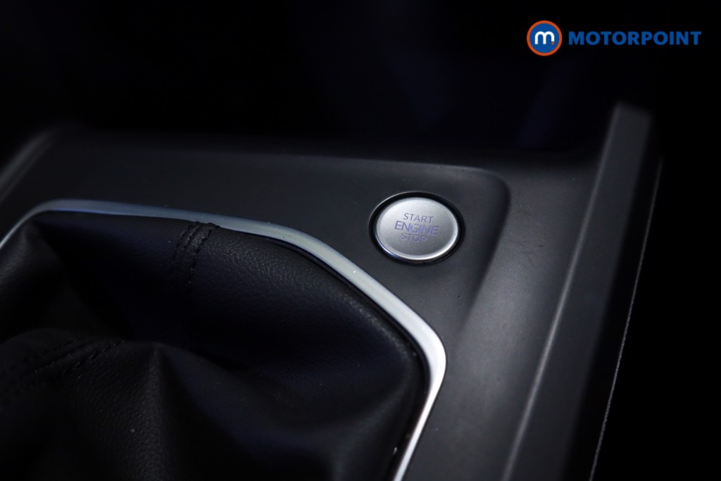 Volkswagen Golf Active Manual Petrol Hatchback - Stock Number (1626774) - 23rd supplementary image