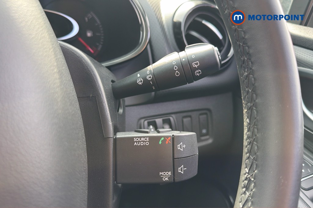 Renault Clio Iconic Manual Diesel Hatchback - Stock Number (1626881) - 7th supplementary image