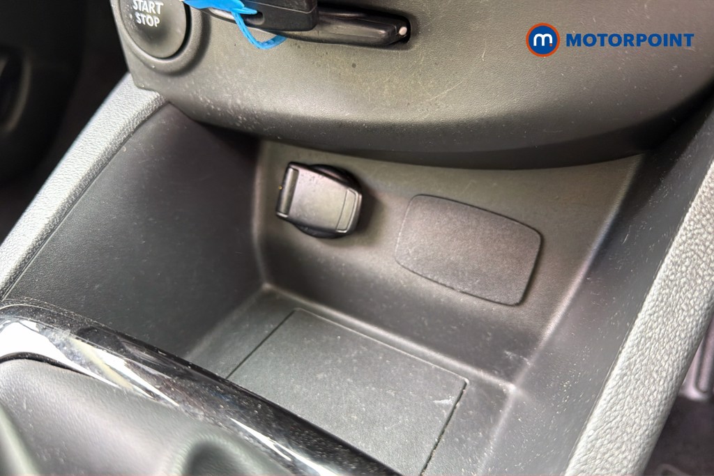 Renault Clio Iconic Manual Diesel Hatchback - Stock Number (1626881) - 17th supplementary image