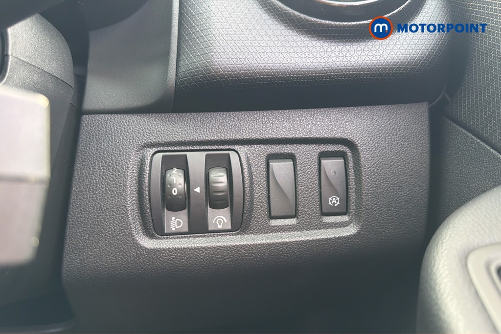Renault Clio Iconic Manual Diesel Hatchback - Stock Number (1626881) - 18th supplementary image