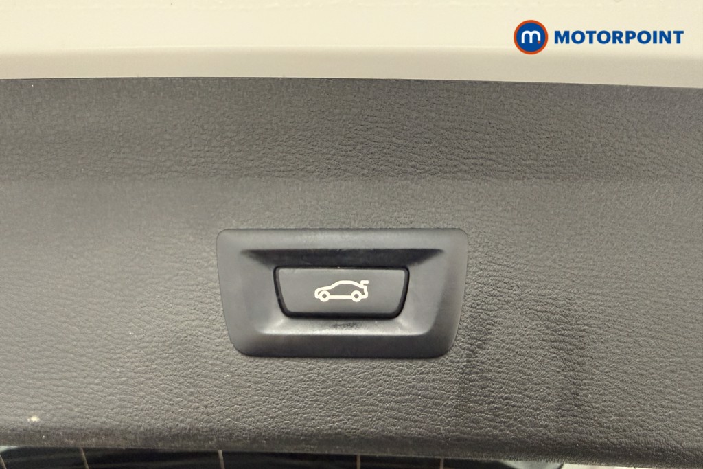 BMW X1 Xline Automatic Petrol Plug-In Hybrid SUV - Stock Number (1626995) - 9th supplementary image