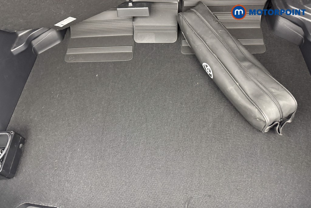 Toyota Yaris Cross Design Automatic Petrol-Electric Hybrid Estate - Stock Number (1627484) - 6th supplementary image