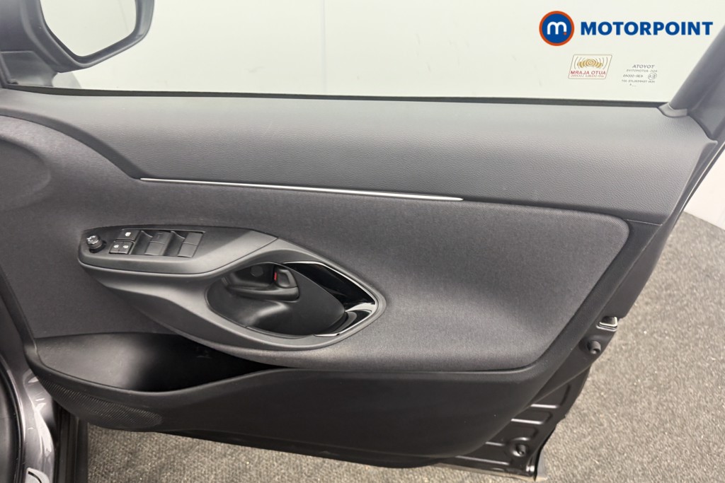 Toyota Yaris Cross Design Automatic Petrol-Electric Hybrid Estate - Stock Number (1627484) - 19th supplementary image