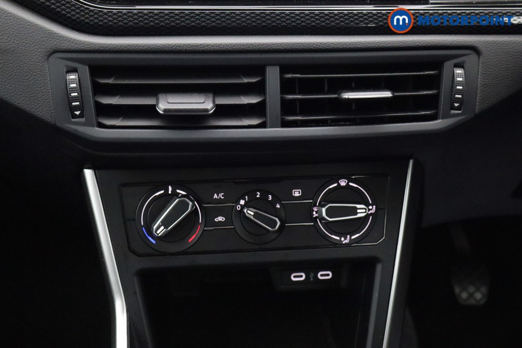 Volkswagen Polo Life Manual Petrol Hatchback - Stock Number (1627632) - 2nd supplementary image