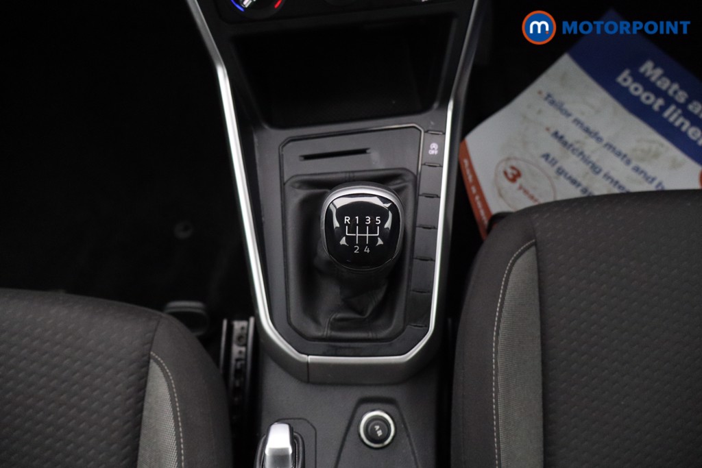 Volkswagen Polo Life Manual Petrol Hatchback - Stock Number (1627632) - 4th supplementary image