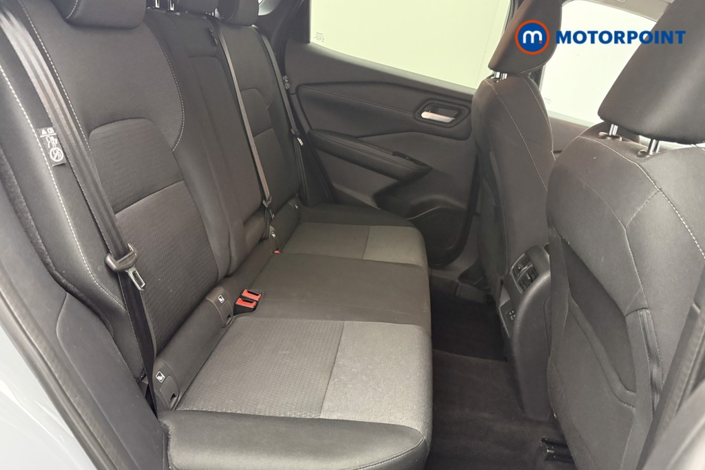 Nissan Qashqai N-Connecta Manual Petrol SUV - Stock Number (1628374) - 9th supplementary image