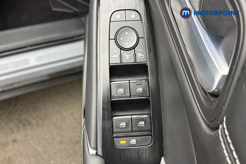 Nissan Qashqai N-Connecta Manual Petrol SUV - Stock Number (1628374) - 23rd supplementary image