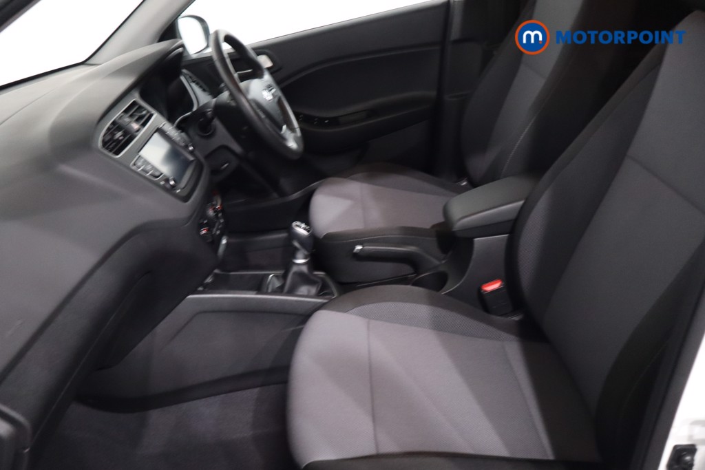 Hyundai I20 Play Manual Petrol Hatchback - Stock Number (1628523) - 4th supplementary image