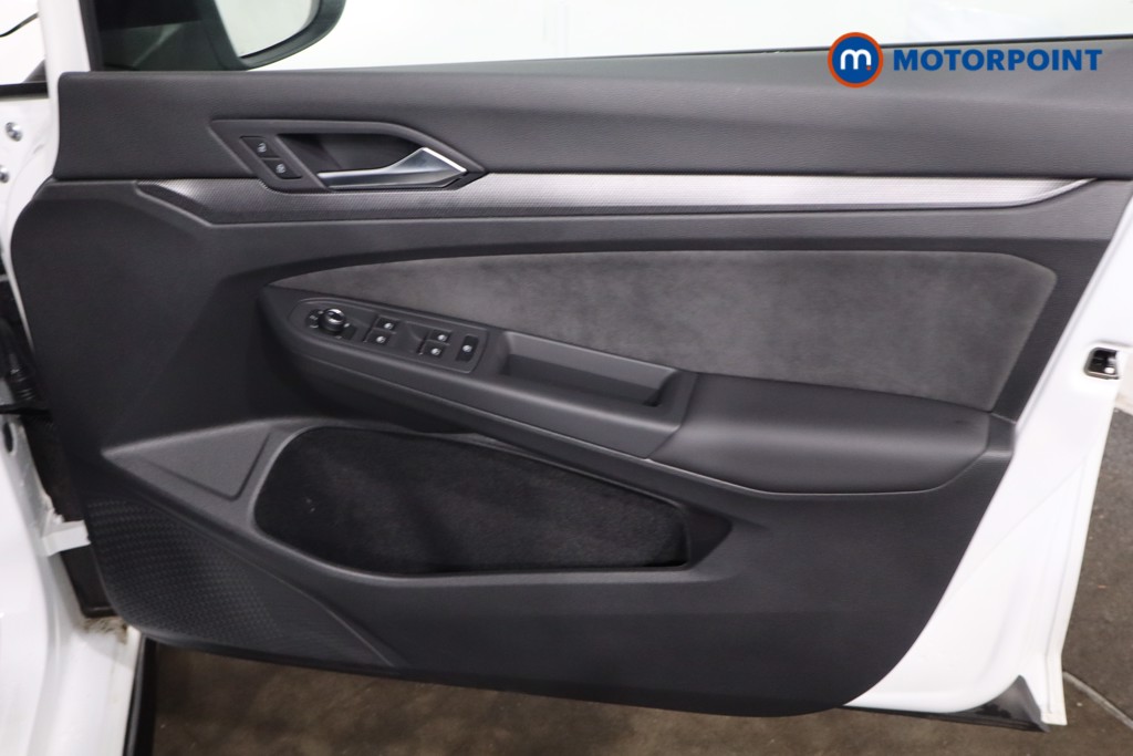 Volkswagen Golf Black Edition Automatic Diesel Hatchback - Stock Number (1628570) - 26th supplementary image