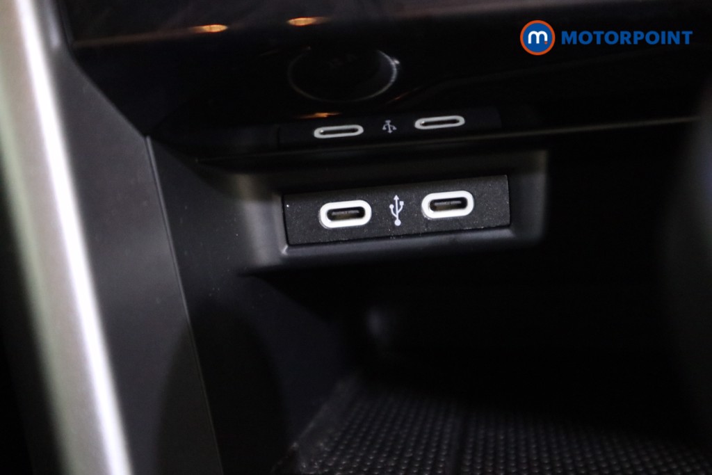 Volkswagen T-Roc Life Automatic Petrol SUV - Stock Number (1611530) - 8th supplementary image