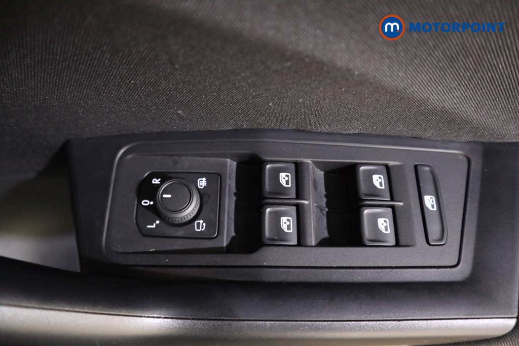 Volkswagen T-Roc Life Automatic Petrol SUV - Stock Number (1611530) - 14th supplementary image
