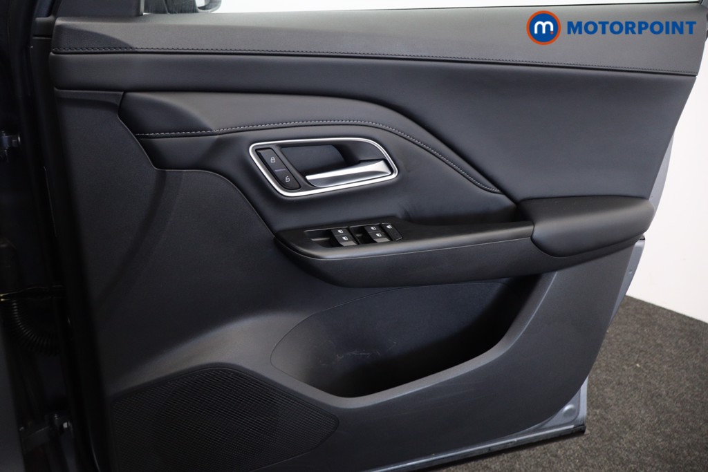 Mg Motor Uk ZS Trophy Automatic Petrol-Electric Hybrid SUV - Stock Number (1617894) - 12th supplementary image