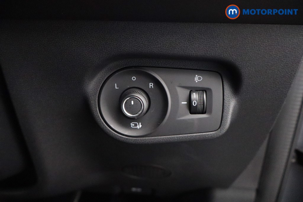 Mg Motor Uk ZS Trophy Automatic Petrol-Electric Hybrid SUV - Stock Number (1617910) - 14th supplementary image