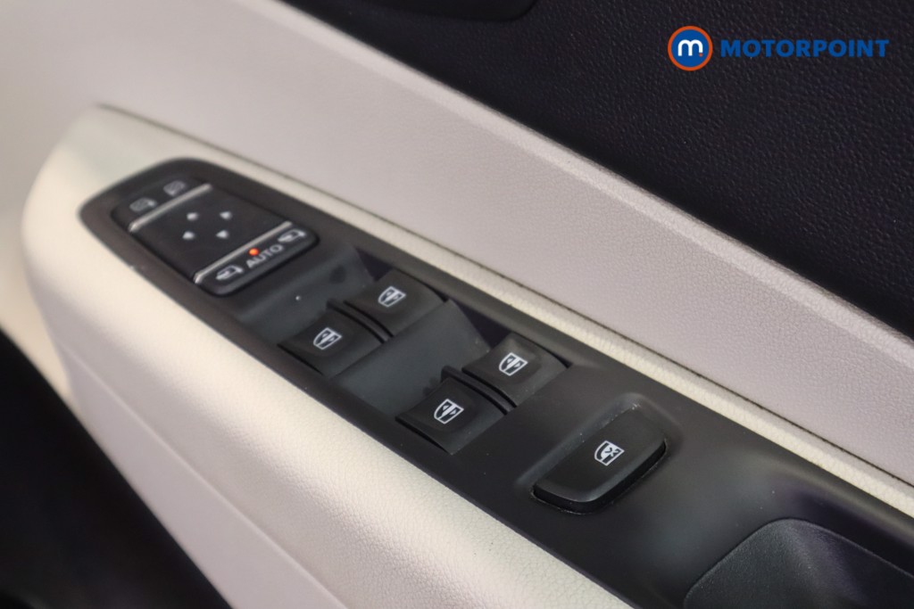 Renault Captur Gt Line Manual Petrol SUV - Stock Number (1620962) - 13th supplementary image