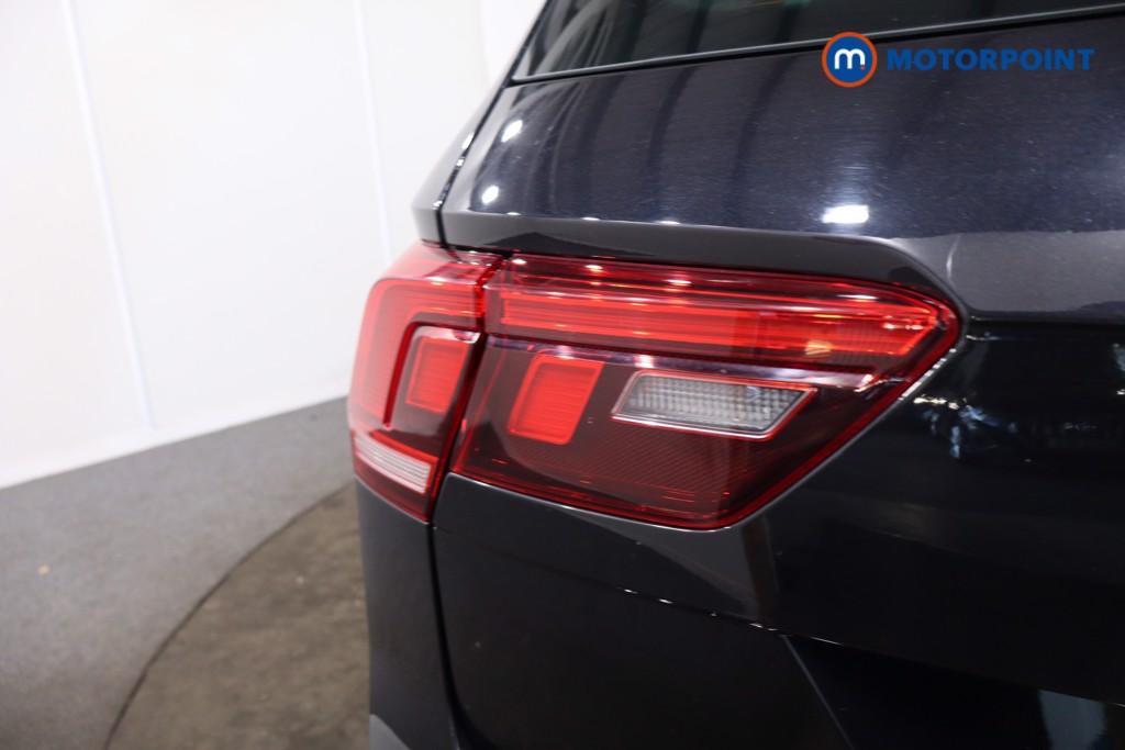 Volkswagen Tiguan R-Line Automatic Petrol SUV - Stock Number (1623190) - 42nd supplementary image