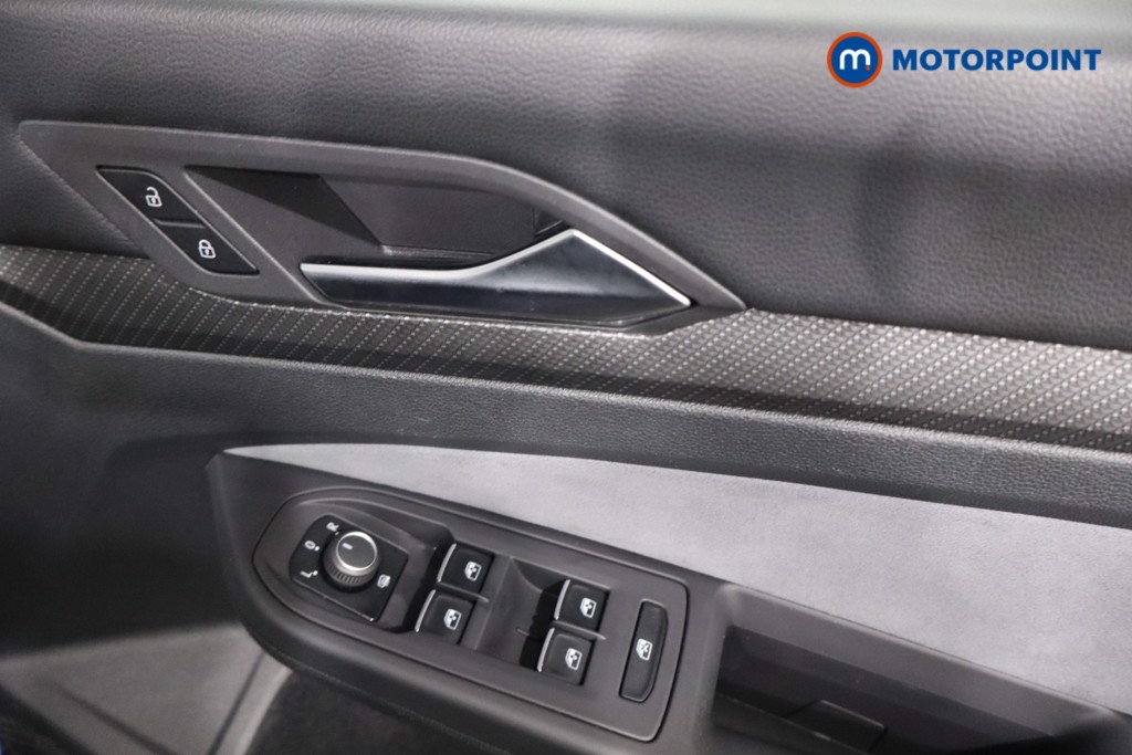 Volkswagen Golf R-Line Manual Petrol Hatchback - Stock Number (1624068) - 28th supplementary image