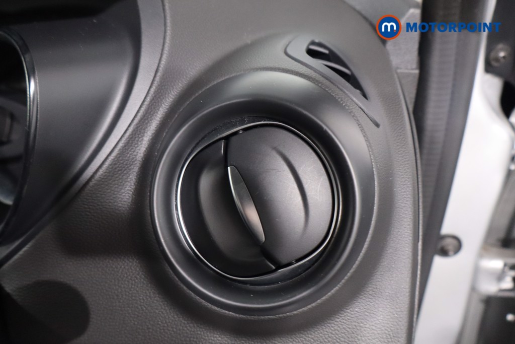 Renault Captur Iconic Automatic Diesel SUV - Stock Number (1624454) - 15th supplementary image