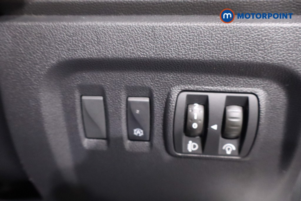 Renault Captur Iconic Automatic Diesel SUV - Stock Number (1624454) - 16th supplementary image