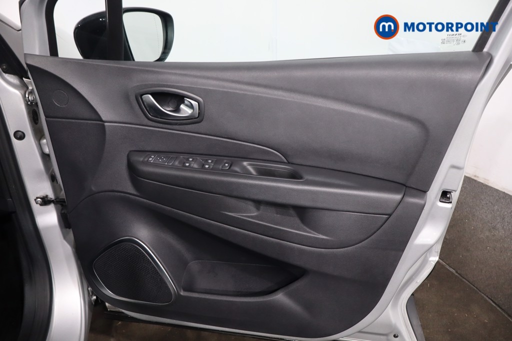 Renault Captur Iconic Automatic Diesel SUV - Stock Number (1624454) - 26th supplementary image