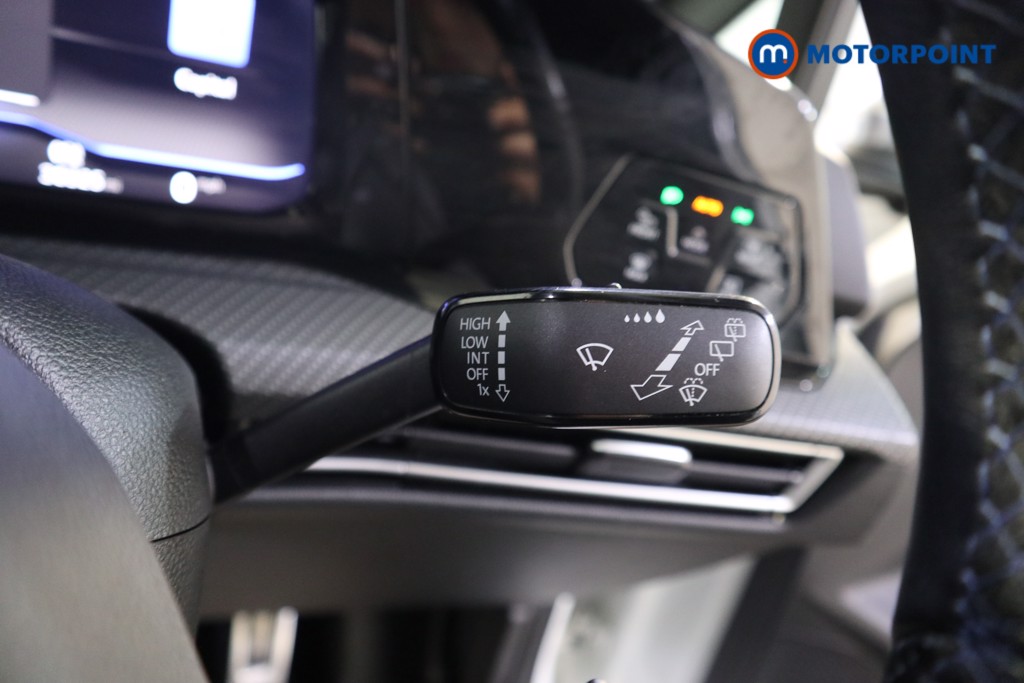 Volkswagen Golf R Automatic Petrol Hatchback - Stock Number (1625532) - 13th supplementary image