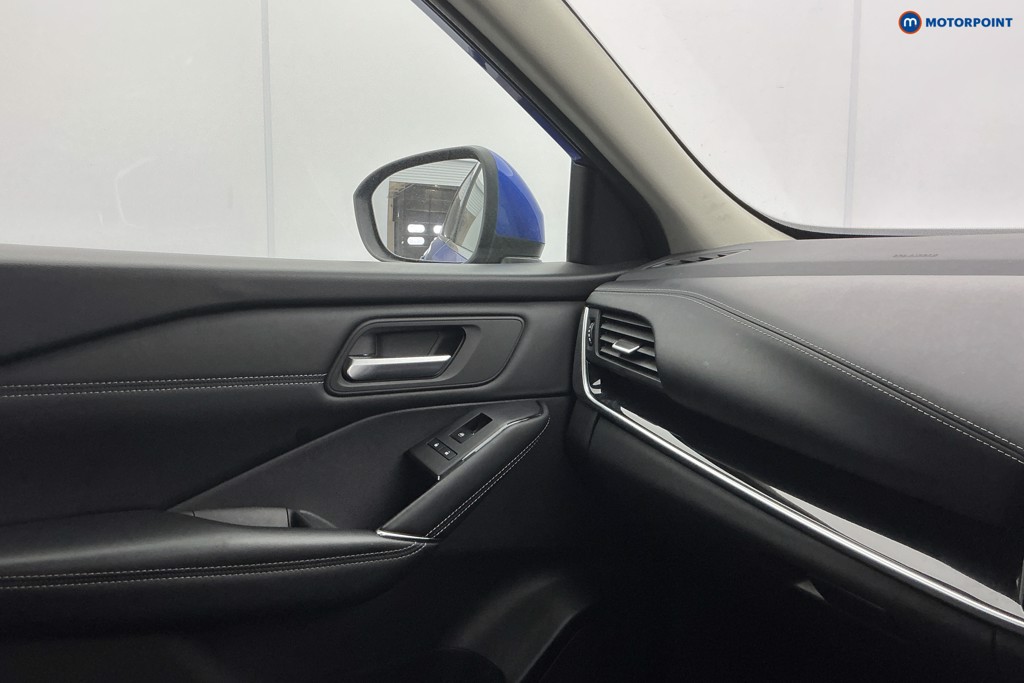 Nissan Qashqai N-Connecta Manual Petrol SUV - Stock Number (1616593) - 23rd supplementary image