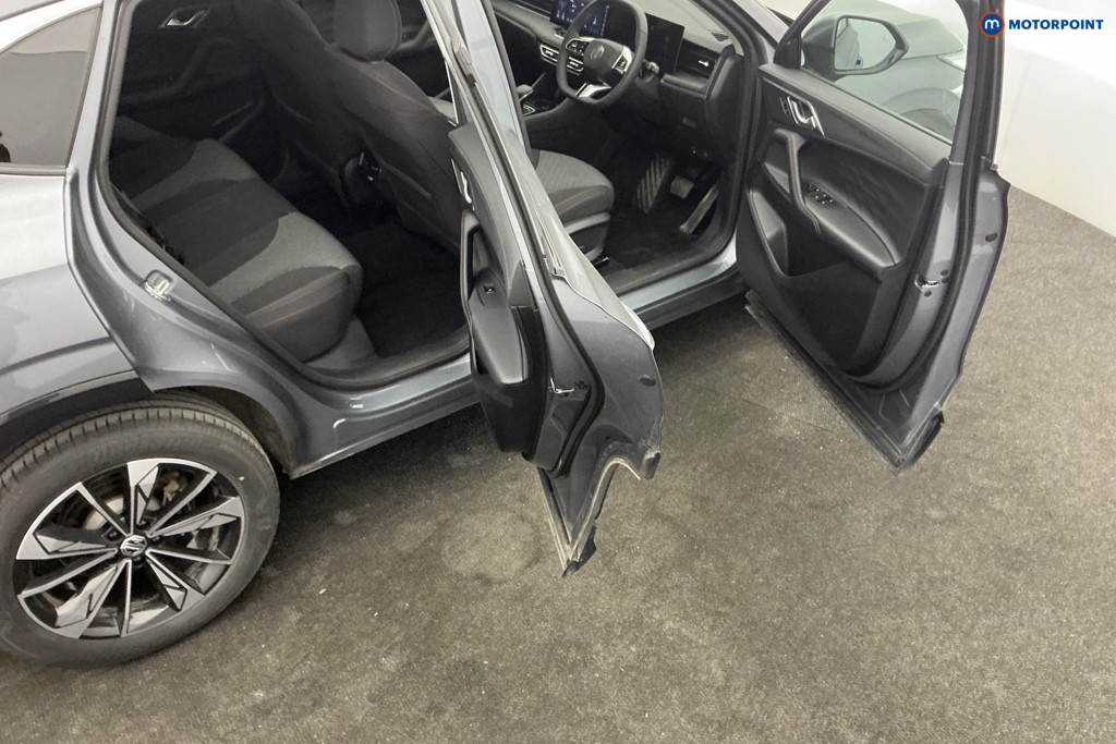 Mg Motor Uk HS SE Automatic Petrol-Electric Hybrid SUV - Stock Number (1616686) - 5th supplementary image